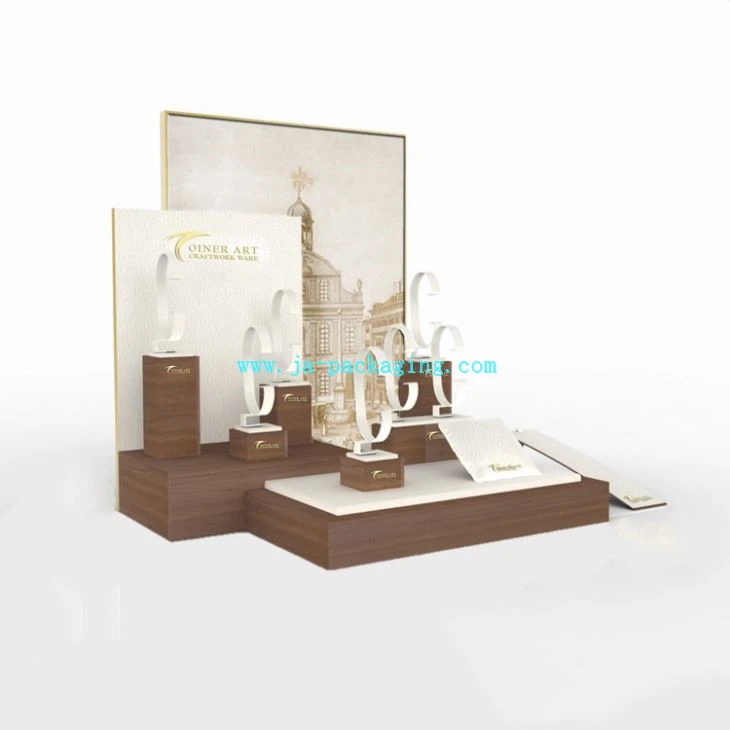 watch display with viusal